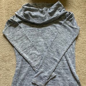 🌸 GRAY TURTLENECK SWEATER SIZE S‎